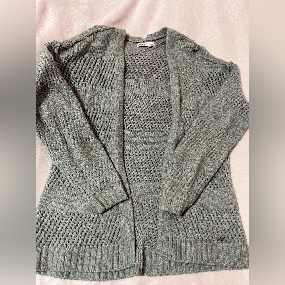 GREY KNITTED CARDIGAN